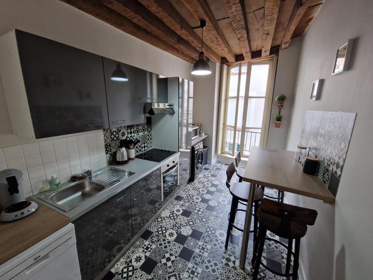 Le Saint Jean Et Son Parking Privee Apartment Blois Exterior foto