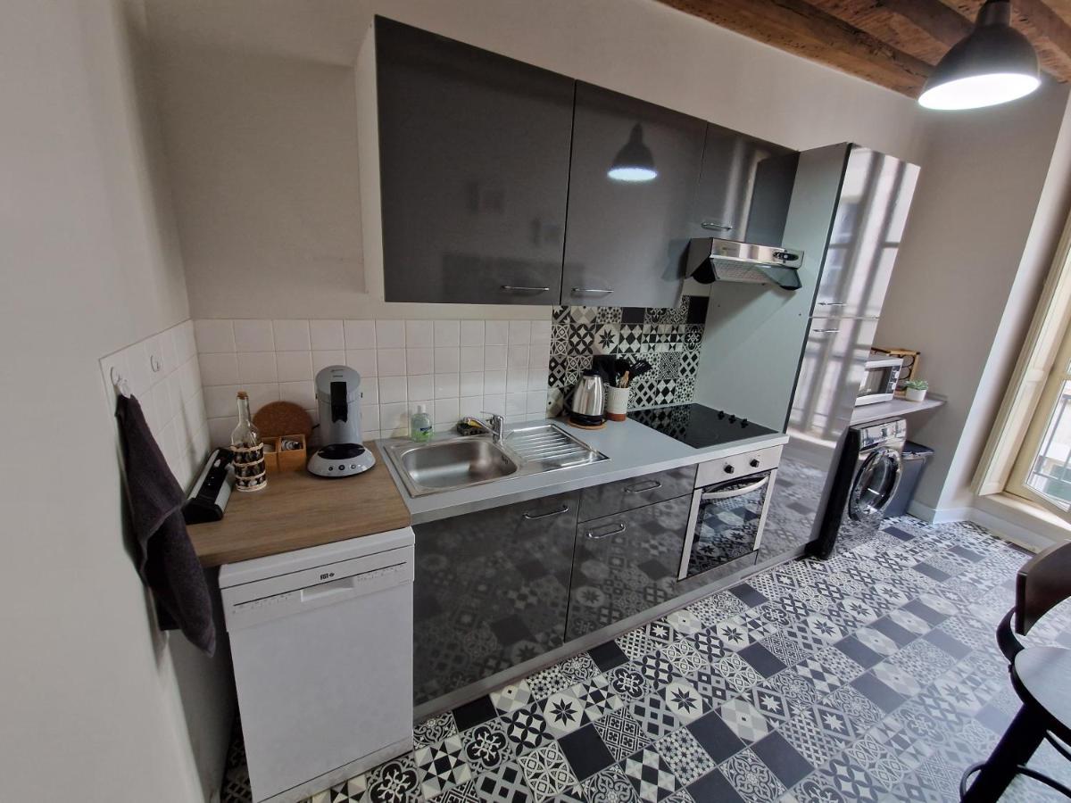 Le Saint Jean Et Son Parking Privee Apartment Blois Exterior foto