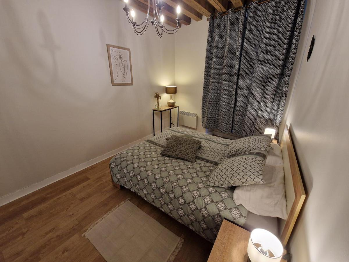 Le Saint Jean Et Son Parking Privee Apartment Blois Exterior foto